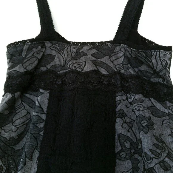FREE PEOPLE 90's Cropped Surpluce Neck Baby Cami in Black Lace Womens Medium - Picture 6 of 7
